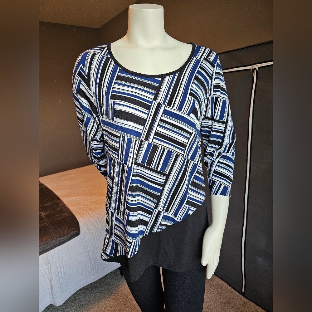 Christopher & Banks Size M, Blue and Blk, Striped-like Printed Blouse, 3/4 Slv